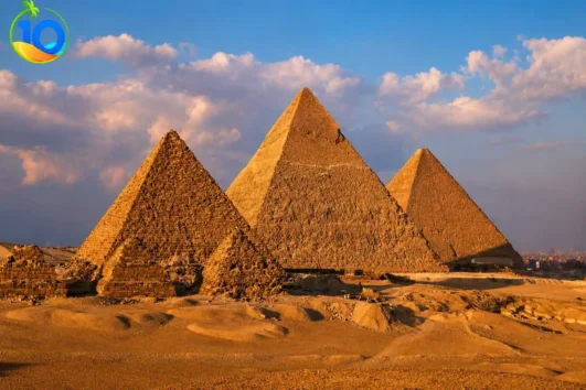 Complex-Of-Giza-Pyramids-day-Tour.
