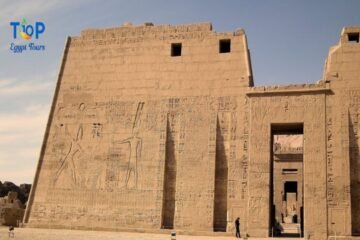 Luxor attractions day tour - Temple of Madinet Habu