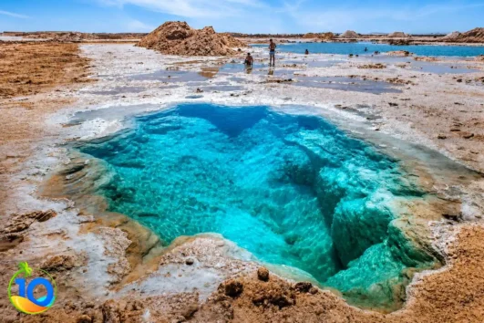 Salt-lake-at-Siwa-Oasis-in-Egypt-Excursion-from-Alexandria