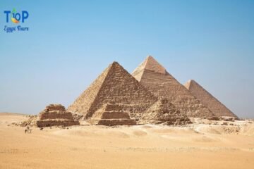 Cairo-day-tour-by-bus-standart-group-From-Hurghada-Giza-Pyramids