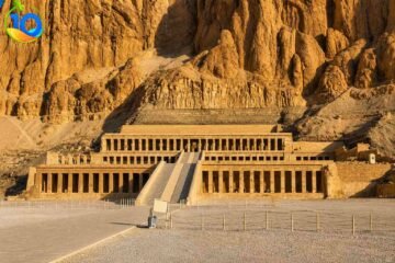 Valley-Of-The-Kings-Luxor-Day-tour-group-by-bus